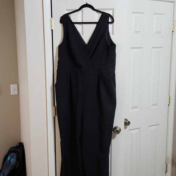 Torrid Studio Refined Crepe Surplice Jumpsuit Plus Size 18 Deep Black - Picture 2 of 4